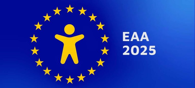 Una figura stilizzata gialla è circondata da un cerchio di stelle gialle su sfondo blu, a simboleggiare «Accessibilità web e-commerce: 10 best practice WCAG 2.1». A destra, una scritta bianca recita «EAA 2025».